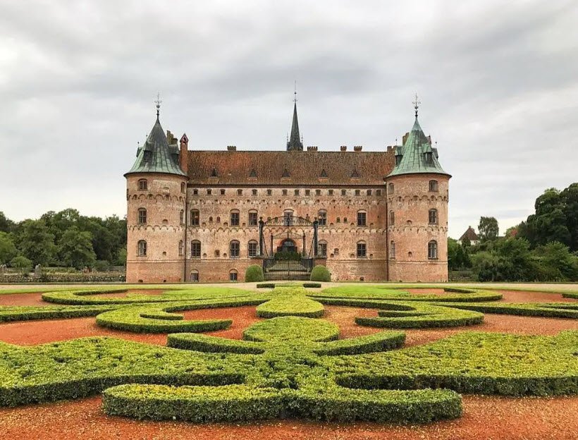 Egeskov Castle, Near Kværndrup, Funen, Denmark